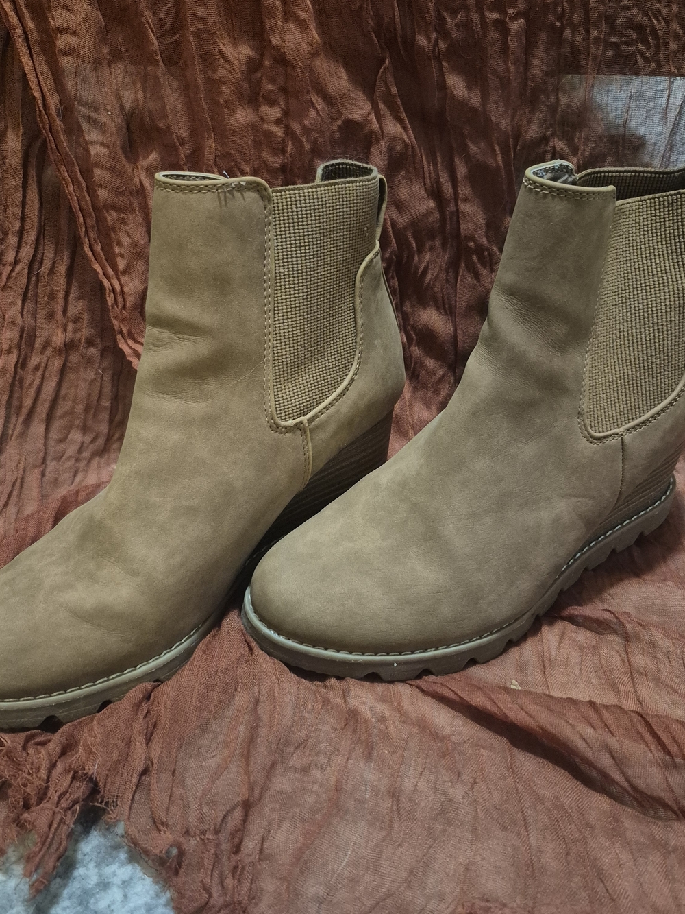 Universal Thread Taupe Chelsea Ankle Boots